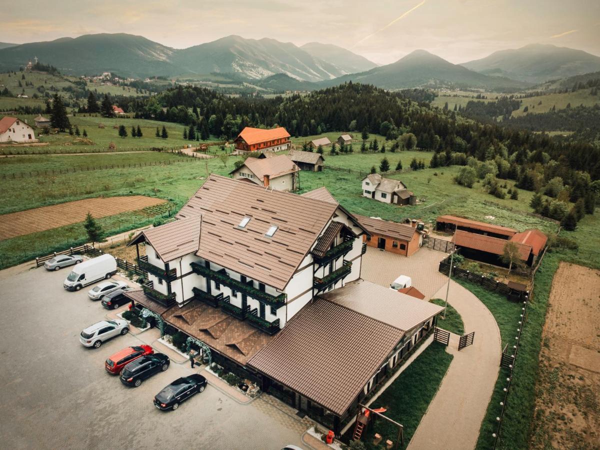 Popasul Transilvania ピアトラ・フントゥネレ エクステリア 写真
