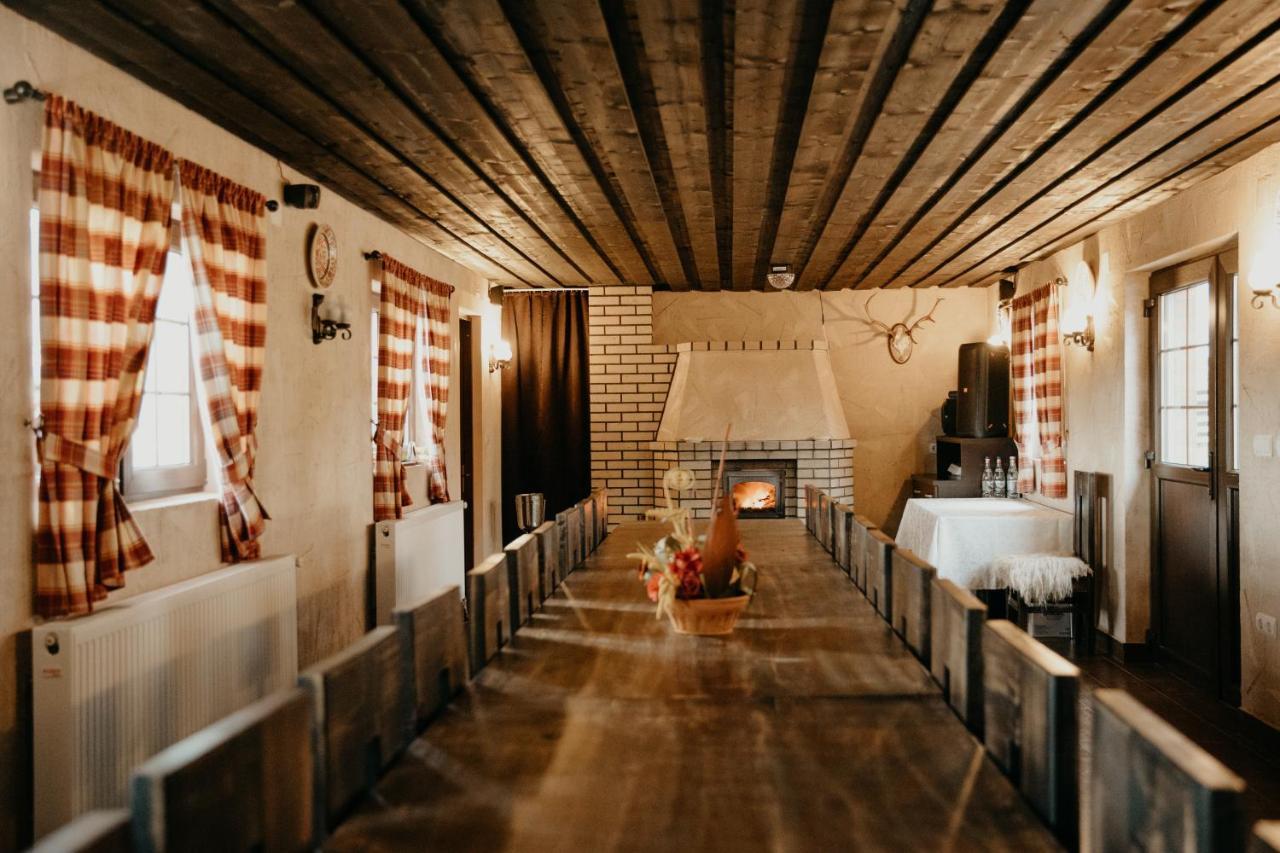 Popasul Transilvania ピアトラ・フントゥネレ エクステリア 写真